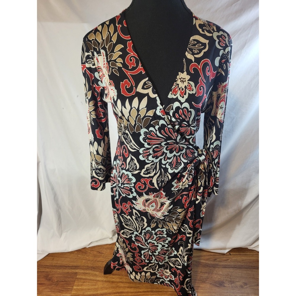 Tori Richard Size 6 100% Silk Floral Wrap Dress